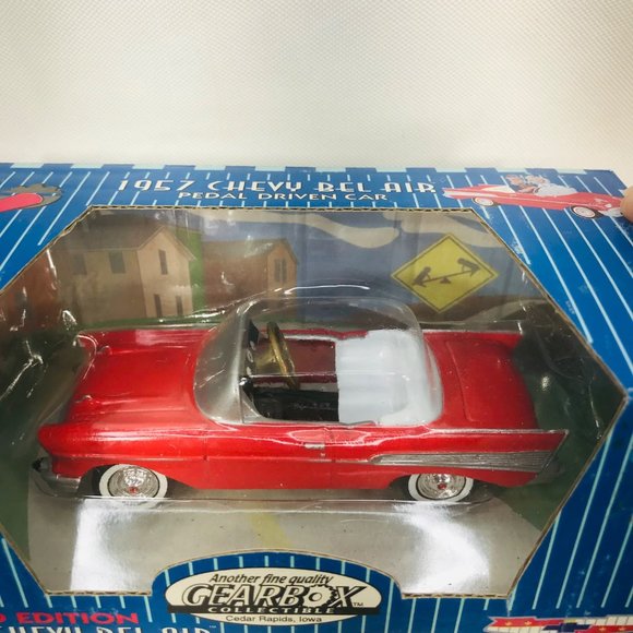 Gearbox 1997 Vintage 1957 Chevy Bel Air Convertible Serial #05365 Pedal Car New - Picture 3 of 10